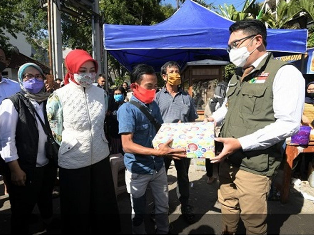ridwan kamil kunjungi mang oleh
