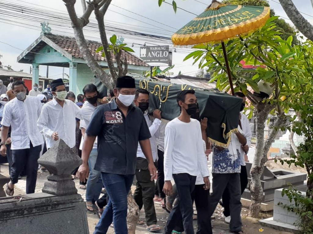 Pemakaman Jenazah Rinaldi Harley