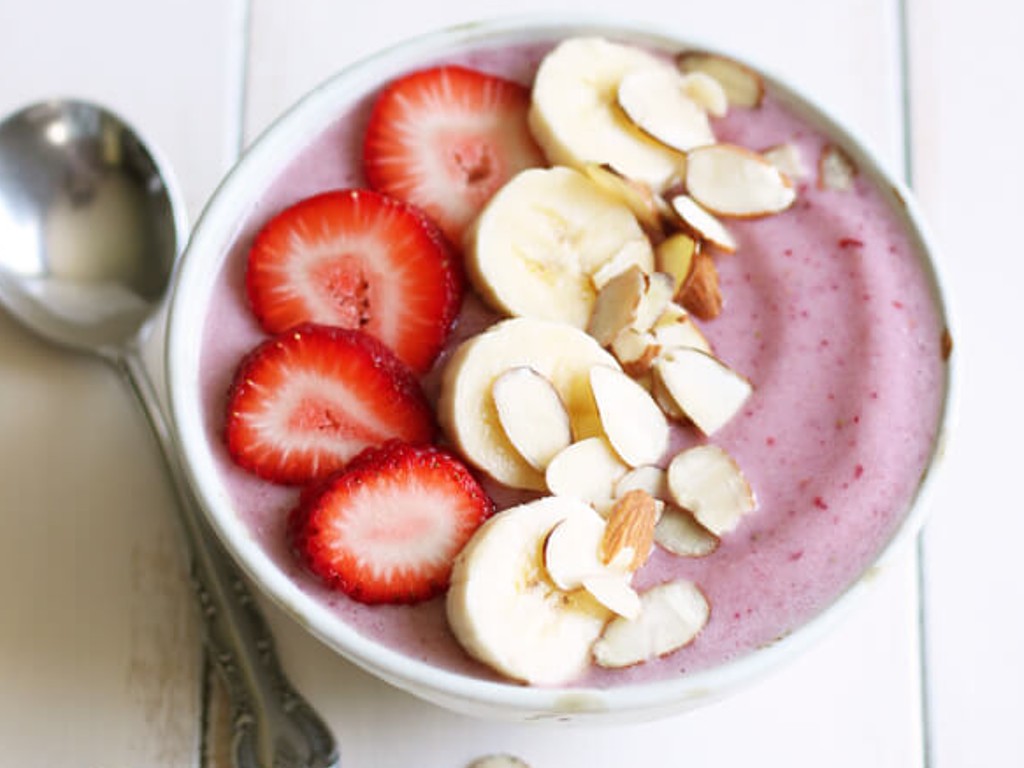 Strawberry Banana Smoothie Bowl