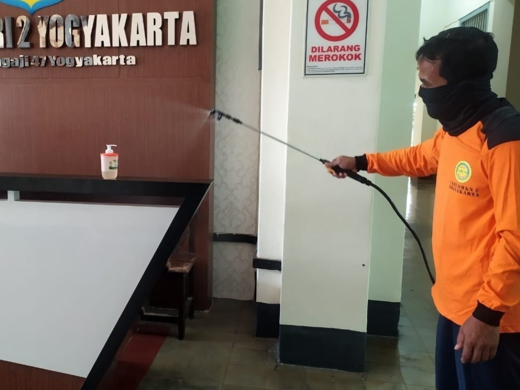 Disinfektasi Sekolah di Yogyakarta