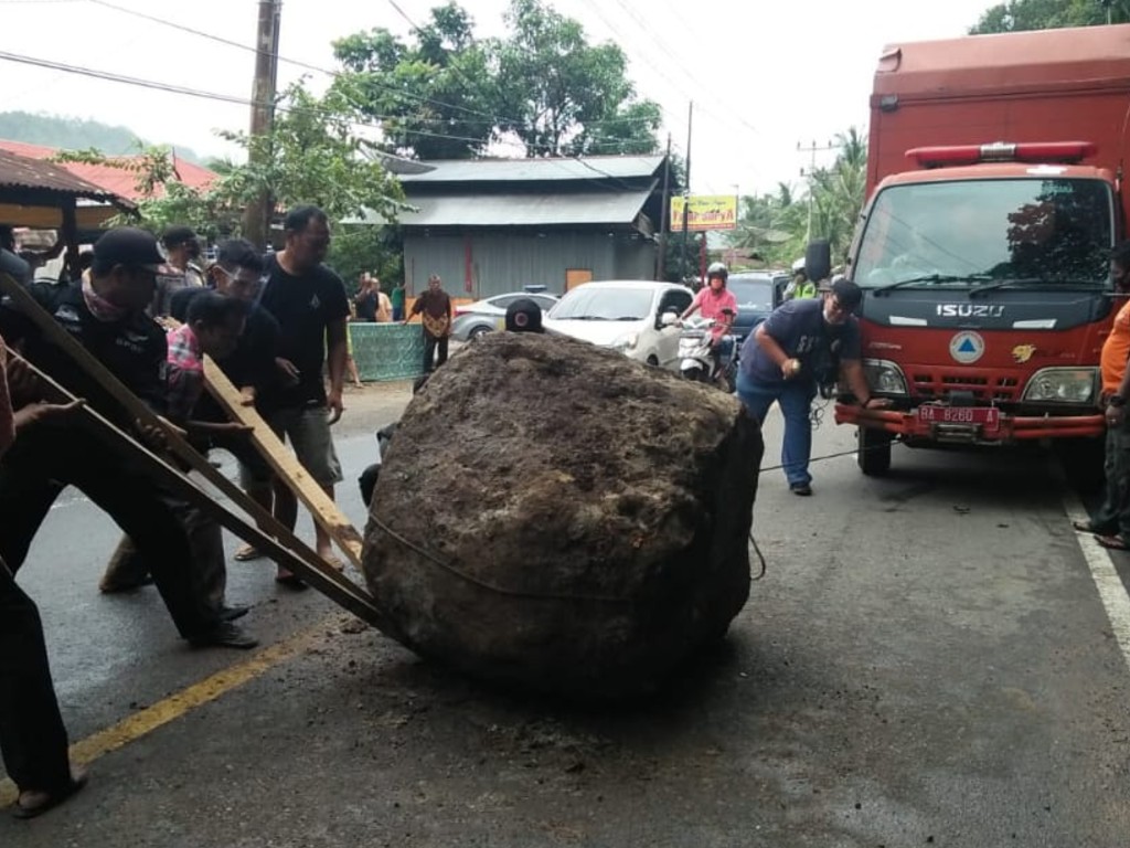 Batu besar