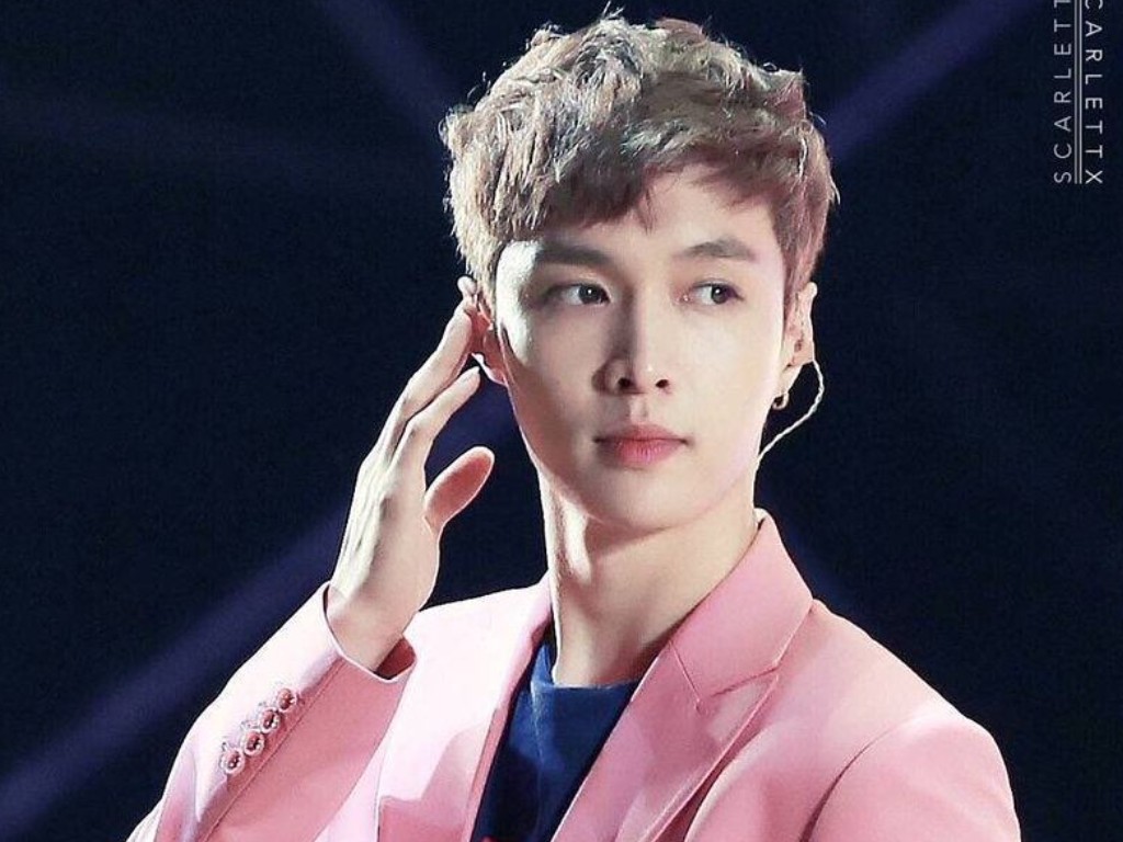 Lay Exo