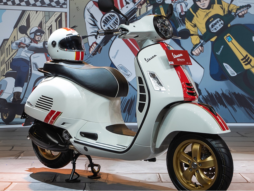 Vespa GTS 300 HPE edisi Racing Sixties