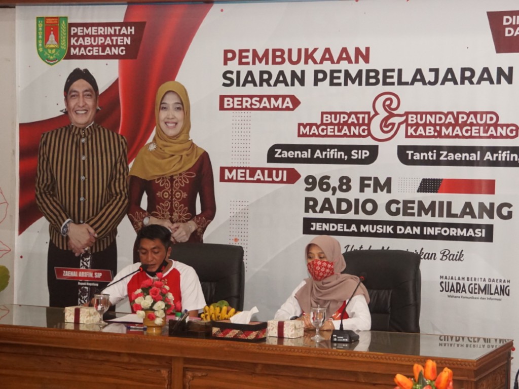 belajar lewat radio magelang