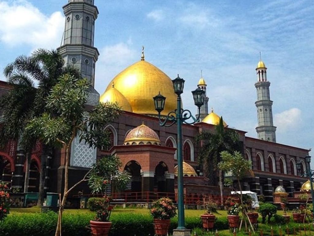 Masjid Kubah Mas di Depok