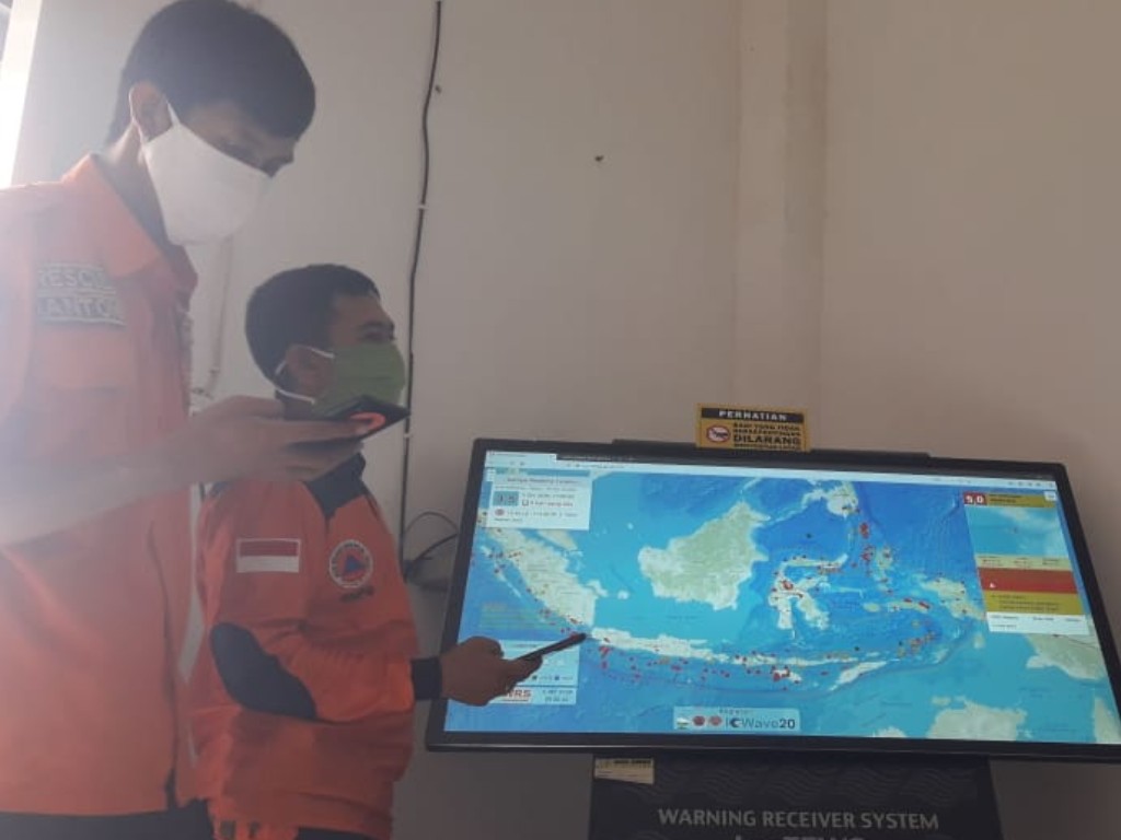 Alat Deteksi Gempa dan Tsunami