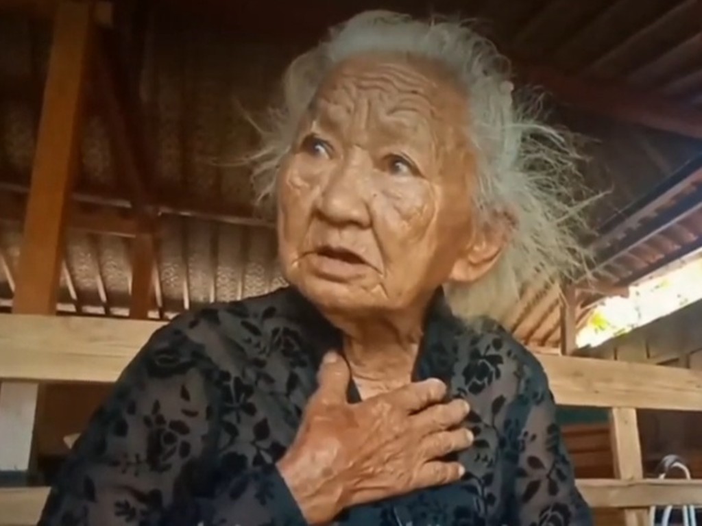 Nenek Suparni Kulon Progo Usia 117 Tahun