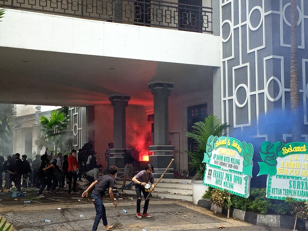 Demo Rusuh di Malang