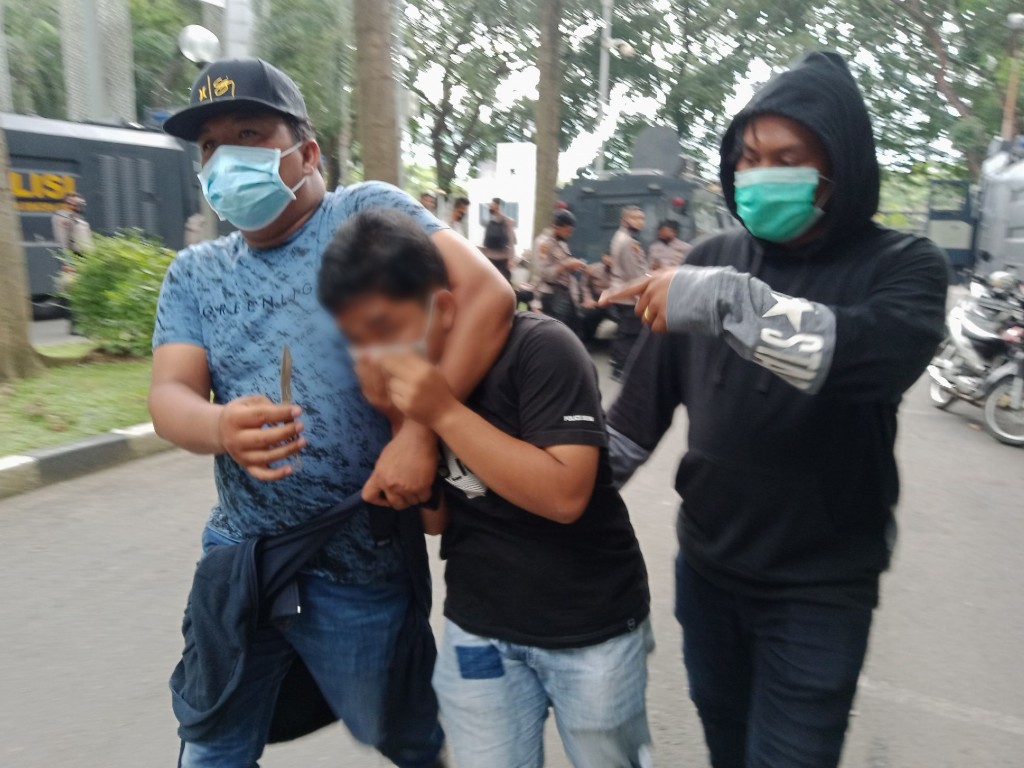 Pelajar Medan Bawa Senjata