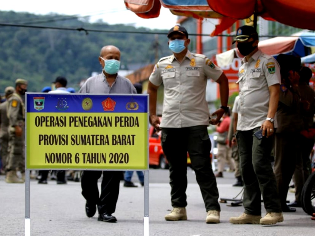 Razia Prokes di Padang
