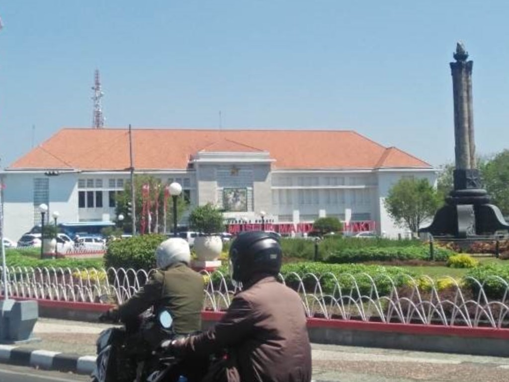 tugu muda semarang