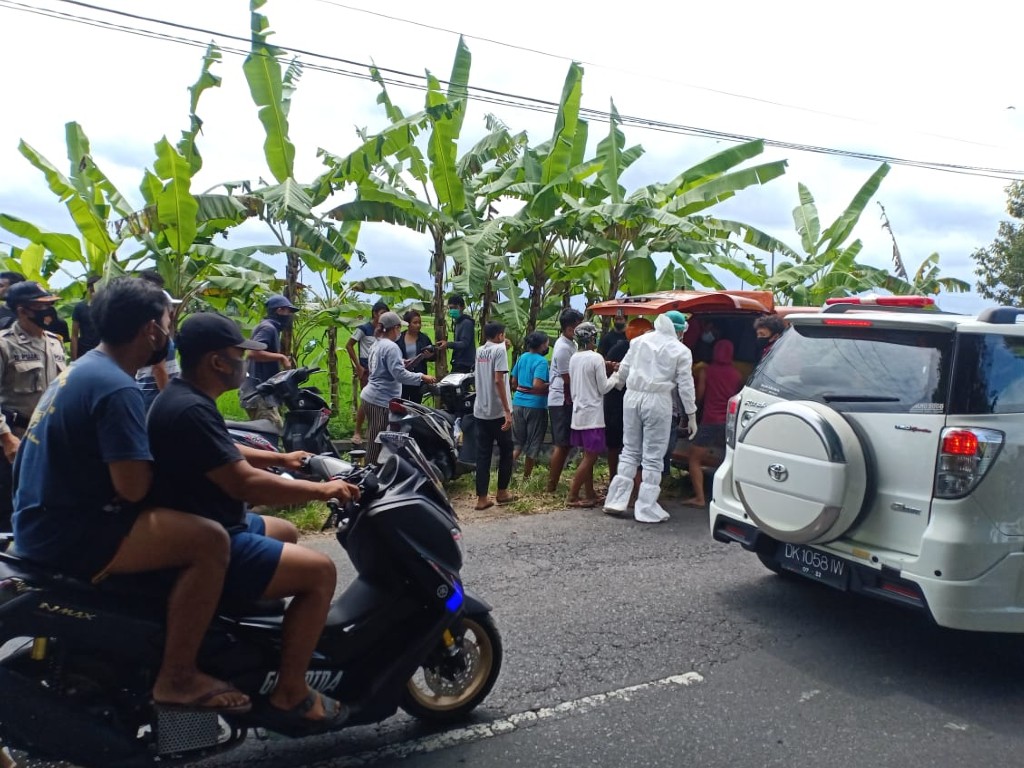 Petani Bali Gantung Diri