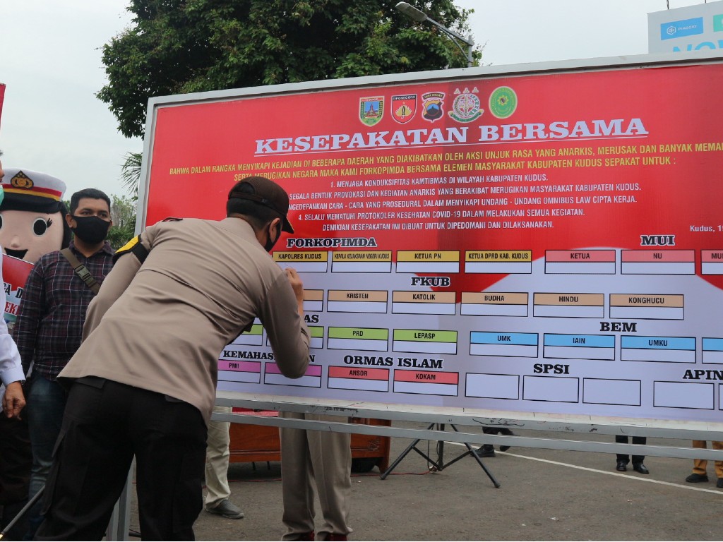 Deklarasi Damai Kudus