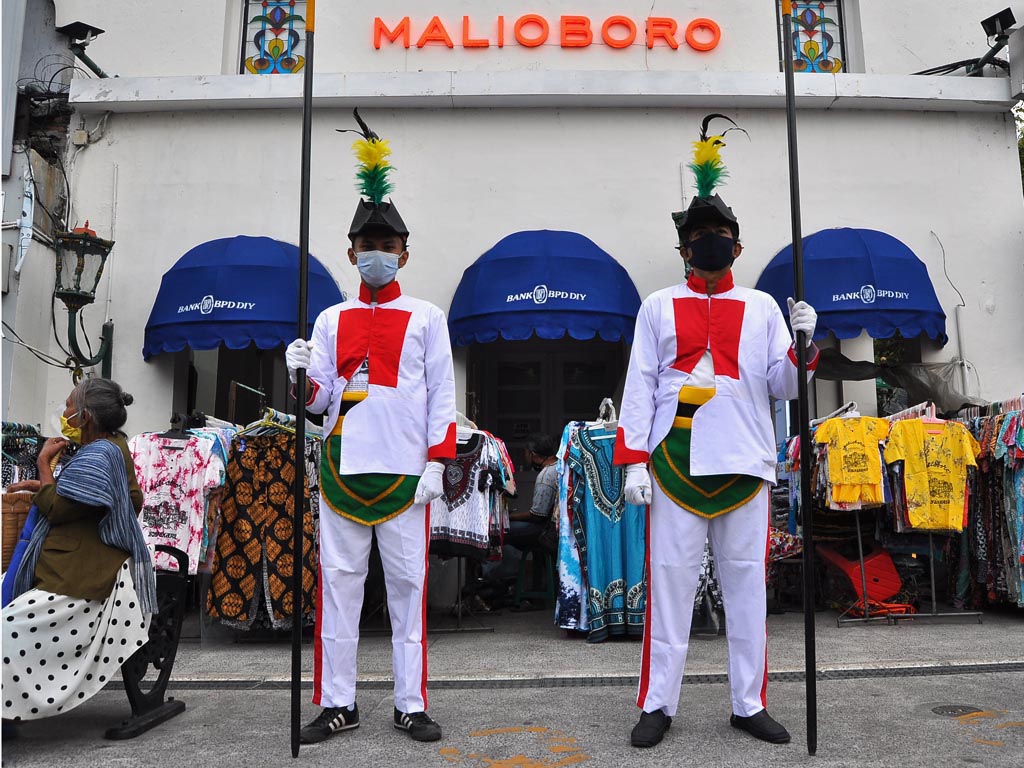 Cerita Bregodo Keraton di Malioboro (4)