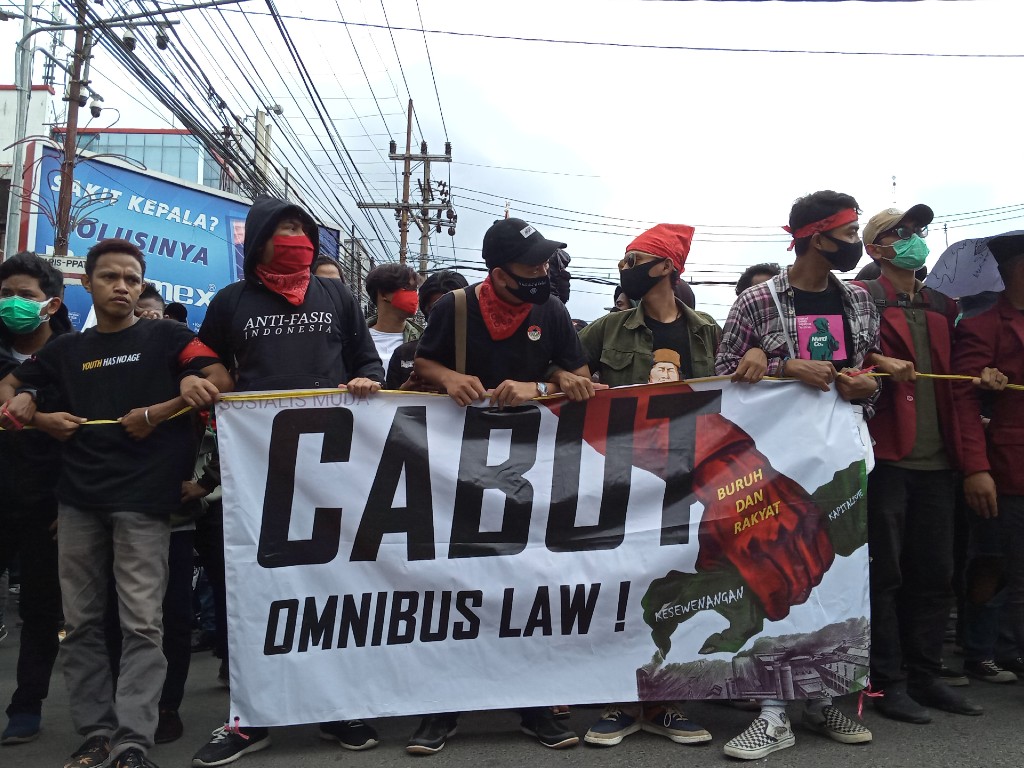 Demo Omnibus Law