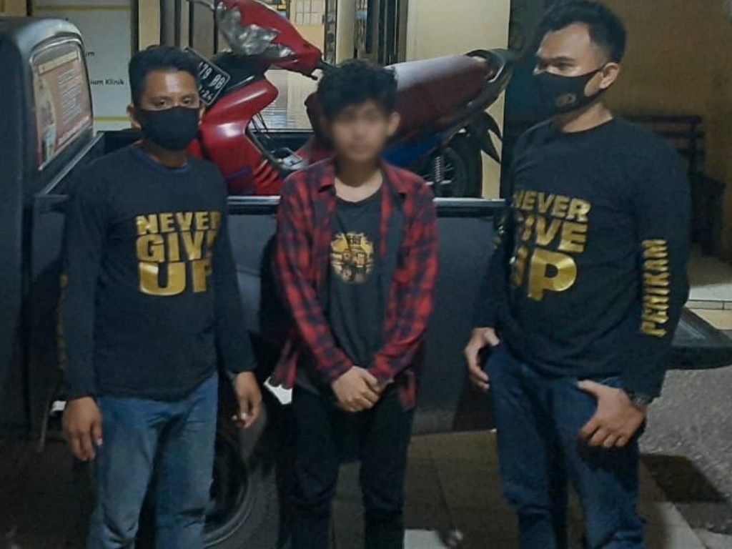 Pelajar Demo