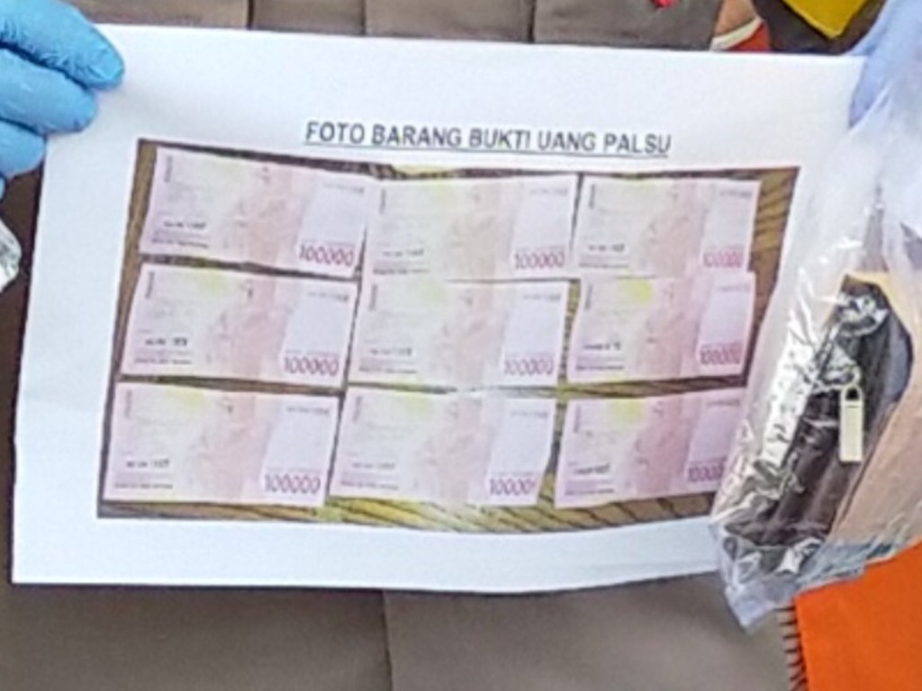 Barang bukti uang palsu