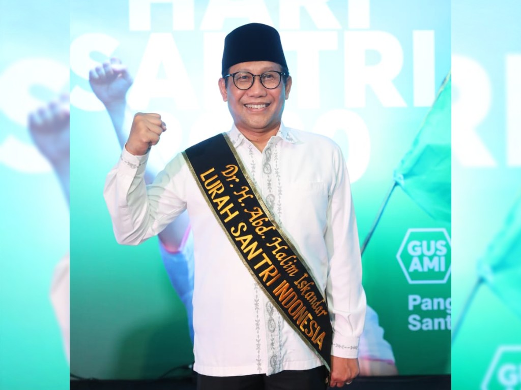 Lurah Santri Abdul Halim Iskandar