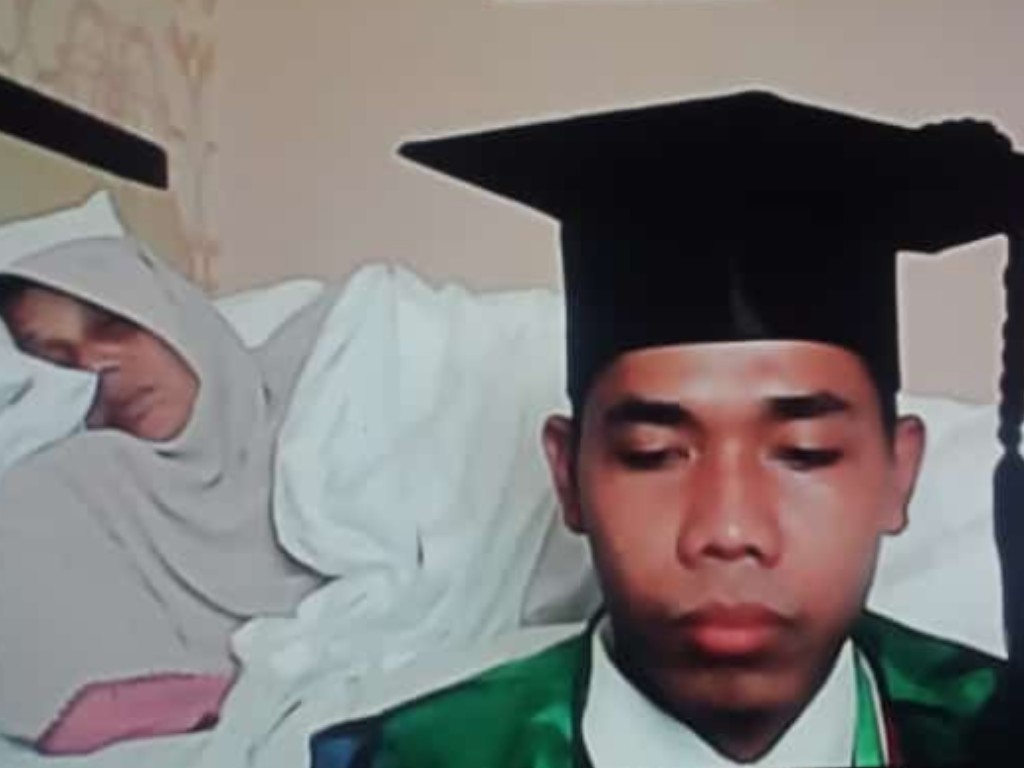 Mahasiswa di Wisuda