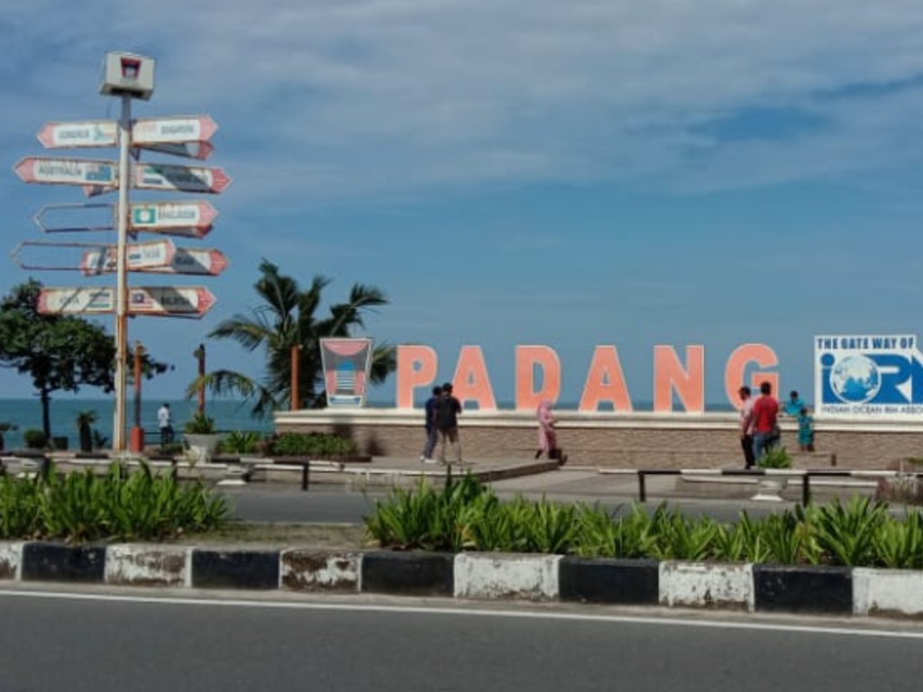 Tugu Padang IORA