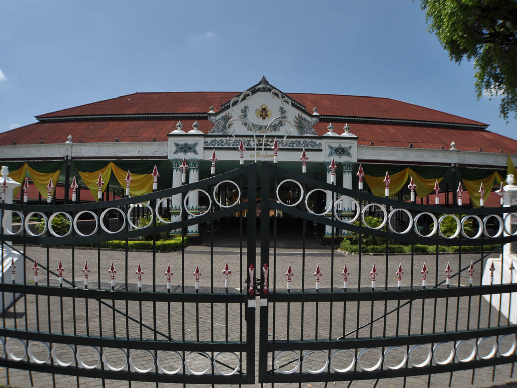 Cerita Pimpinan Penjaga Keraton Yogyakarta (1)