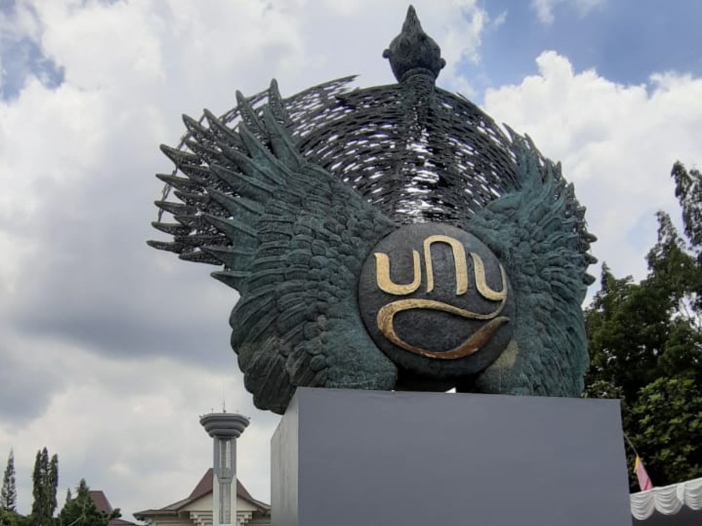 Patung Kembara UNY