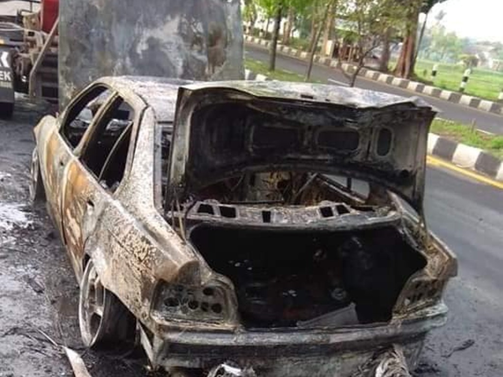 Mobil Terbakar