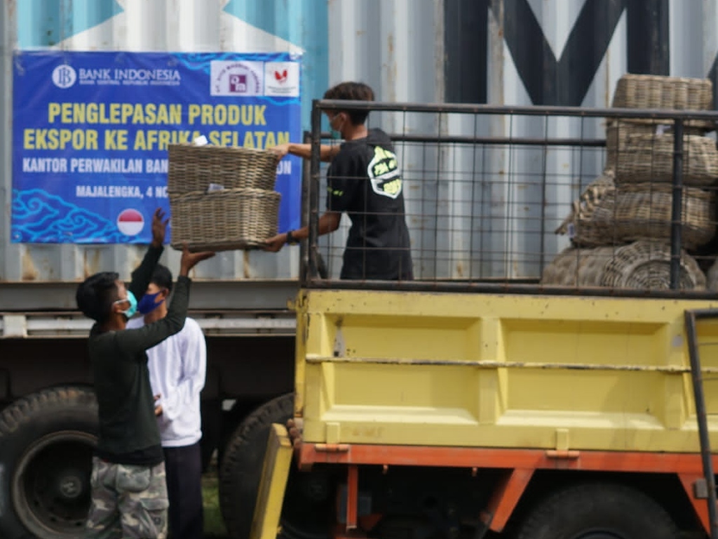 Di Tengah Pandemi Produk Rotan Majalengka Tembus Pasar 