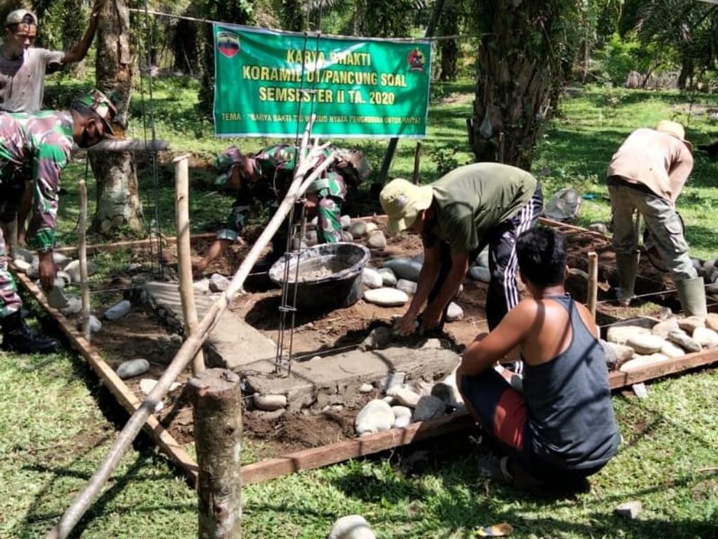 Bangun jamban di Pesisir Selatan
