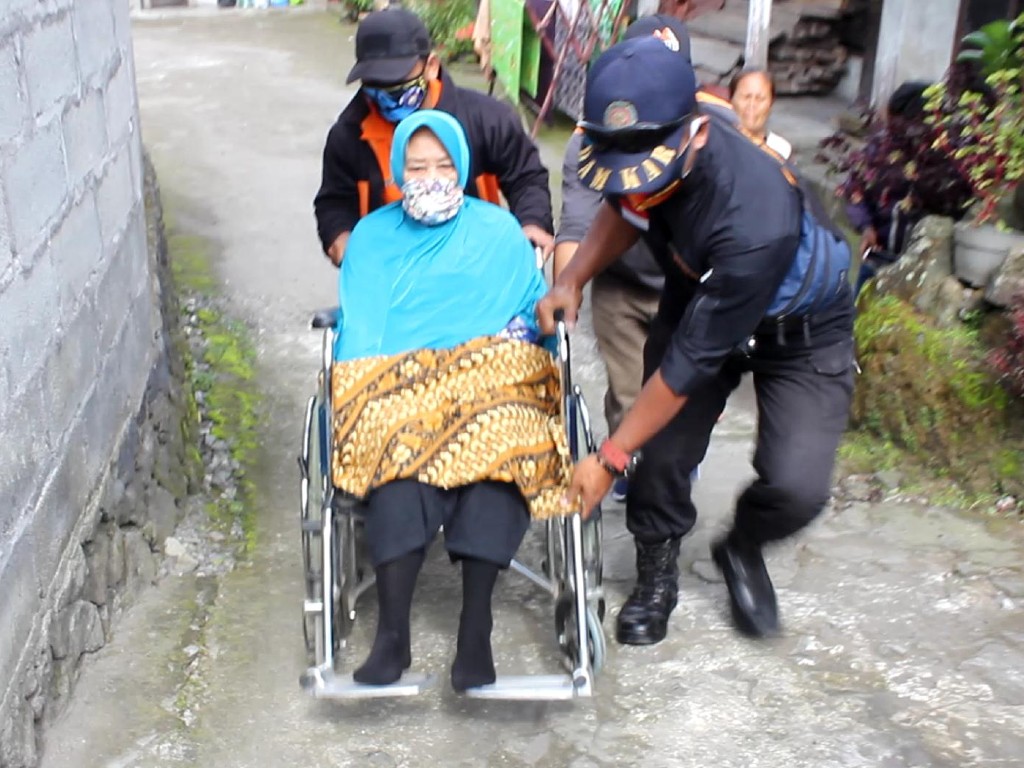 evakuasi warga merapi
