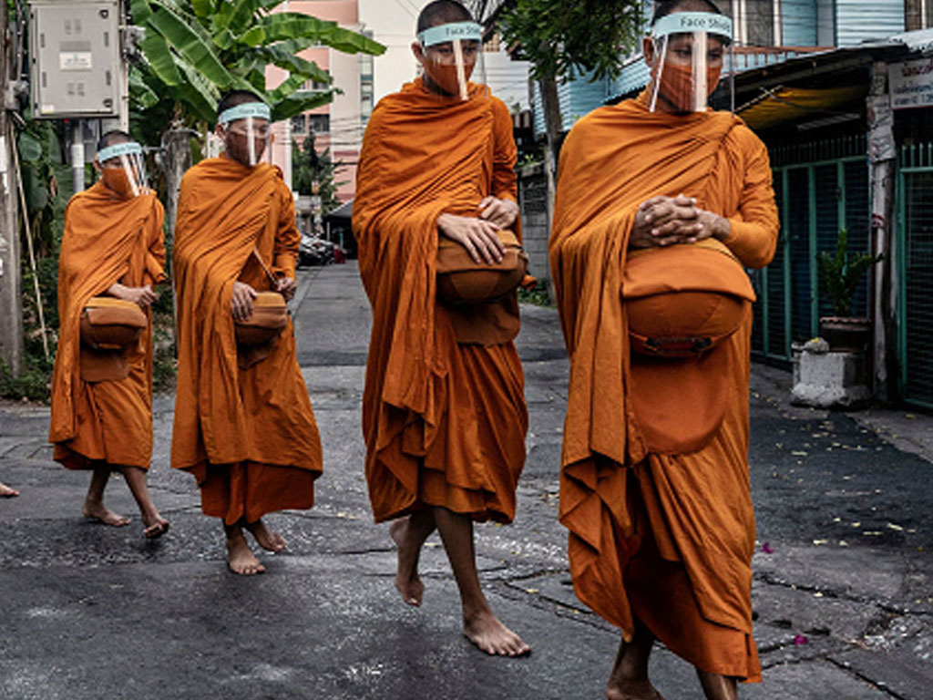 bhiksu thailand