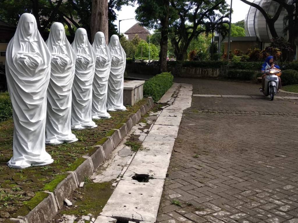 Viral Penampakan Patung Putih ISI Yogyakarta Bikin Merinding