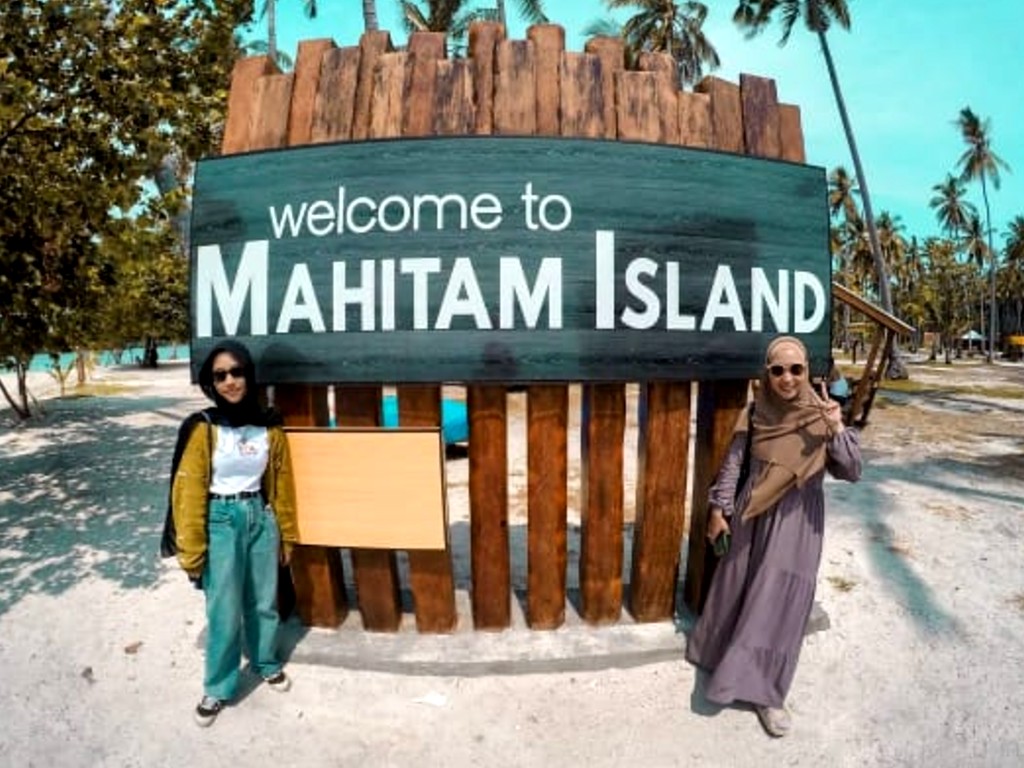 Pulau Mahitam Lampung