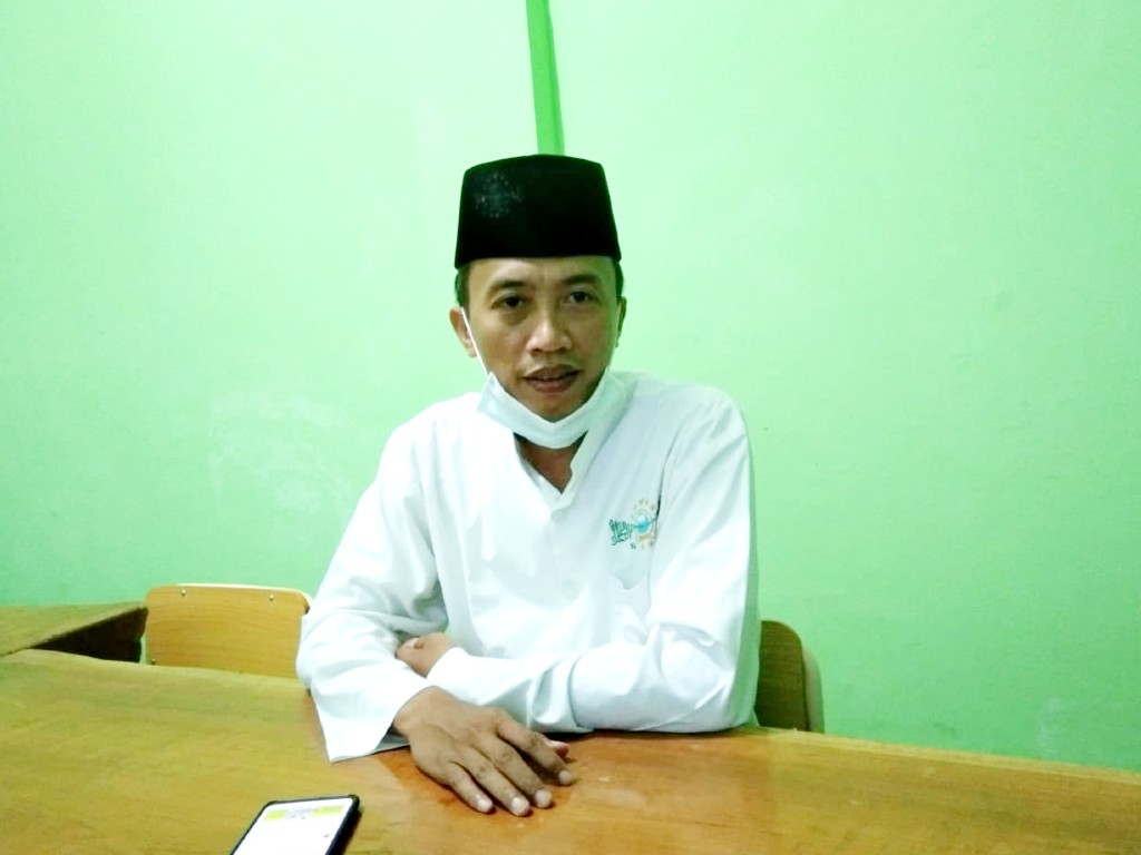 Ustadz Achmad Solechan