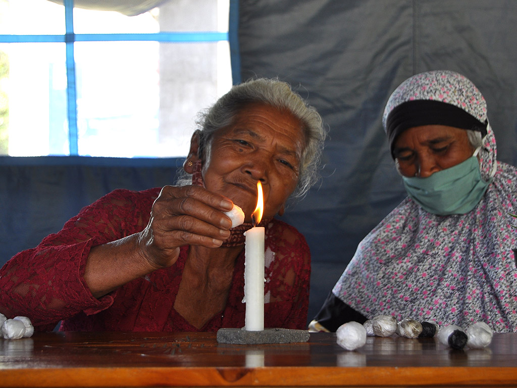 Lansia Pengungsi Merapi (1)