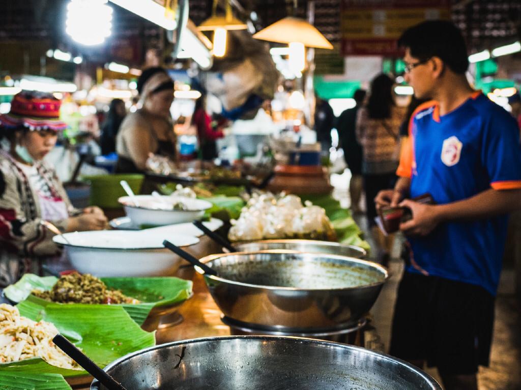 Ilustrasi penjual makanan enak