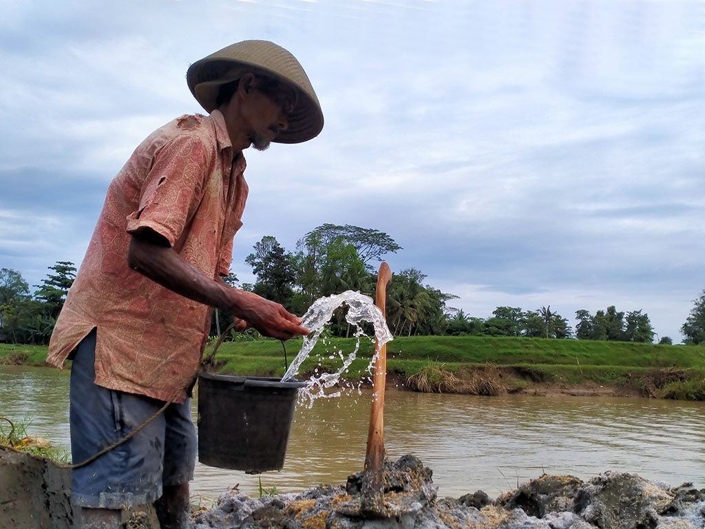 Cerita Perajin Batu Bata di Cilacap (3)