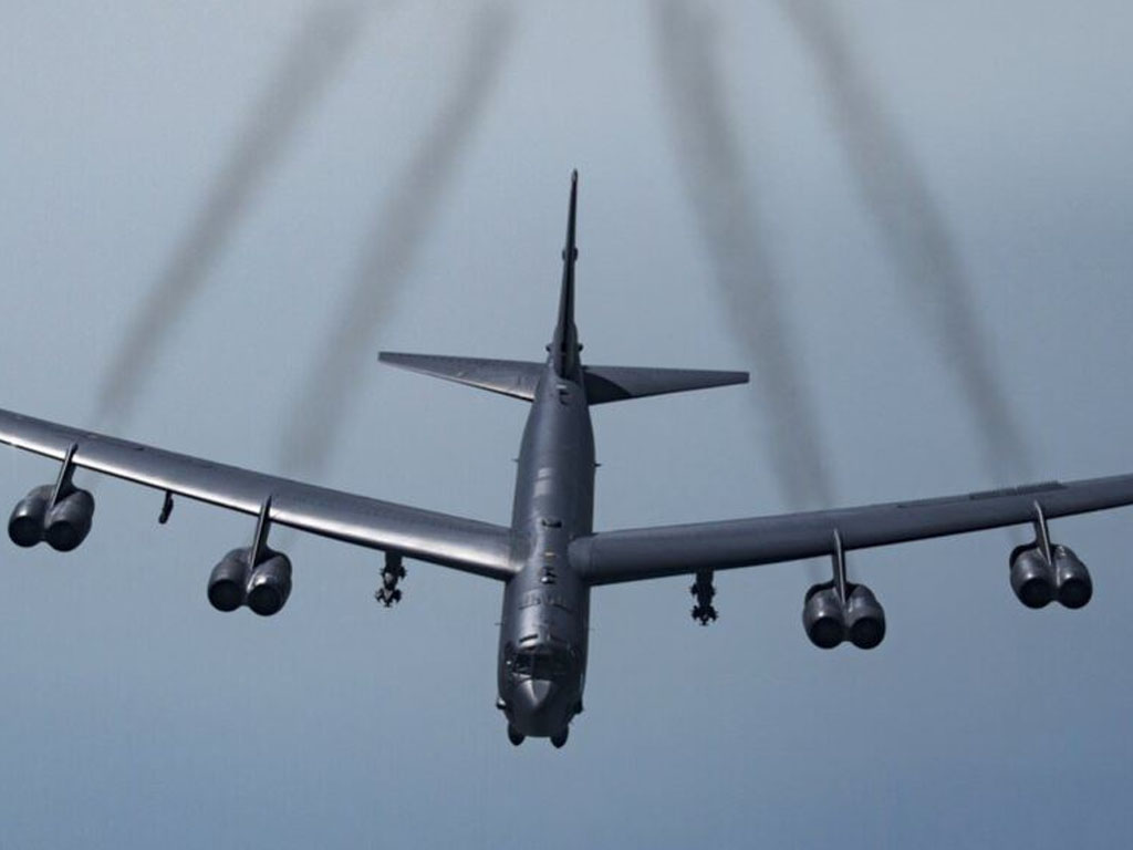 pembom b52