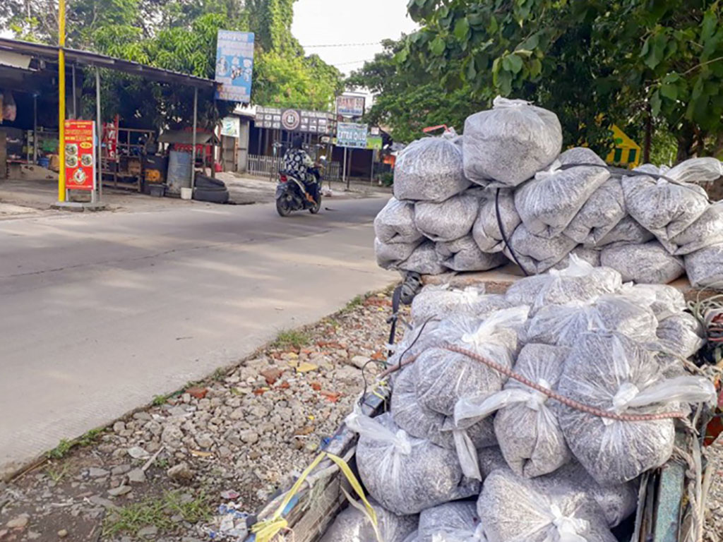 Cerita Penjual Abu Gosok (1)