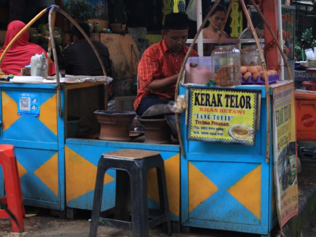 Kerak Telor Setu Babakan