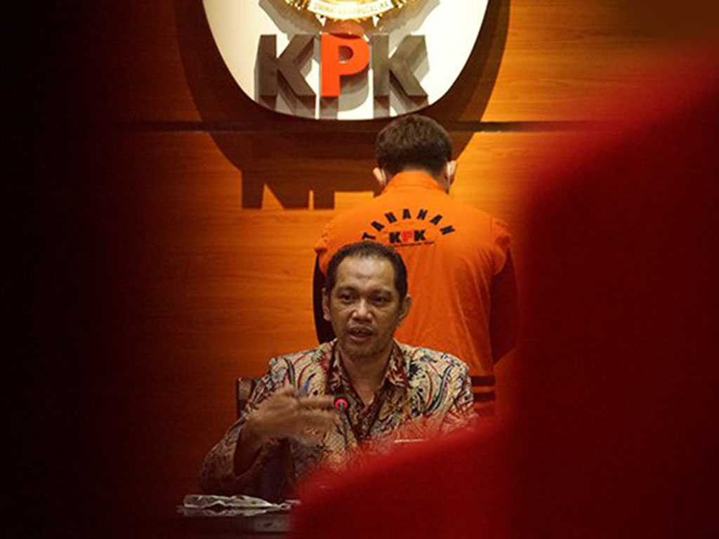 KPK Tahan Tersangka Penyuap Mantan Bupati Cirebon
