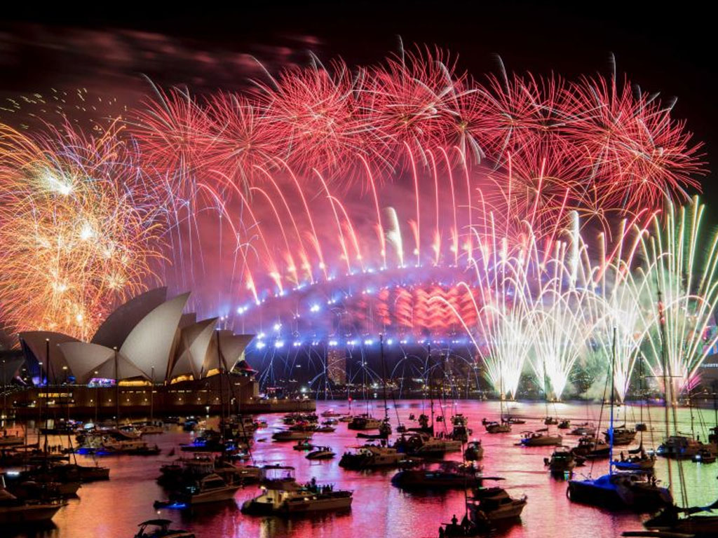 Pesta Kembang Api di Sydney Harbour Australia Masa Pandemi Tagar