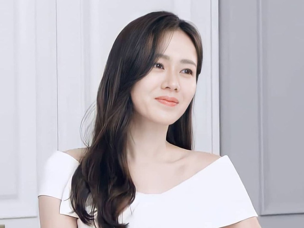 Profil Son Ye Jin