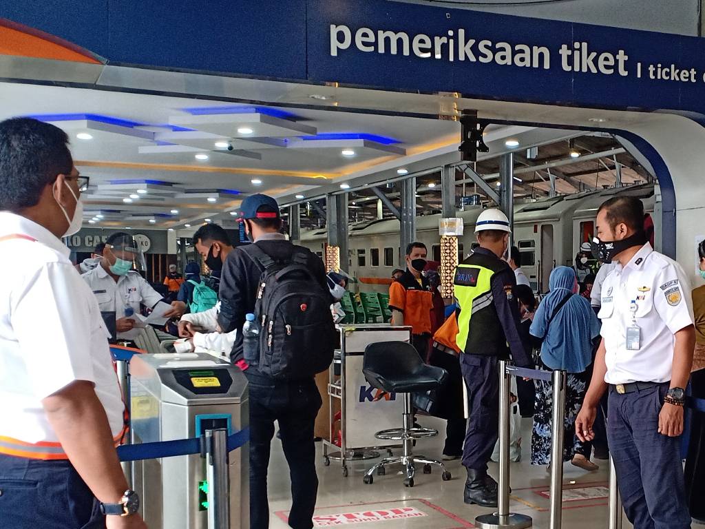 Penumpang Kereta Api