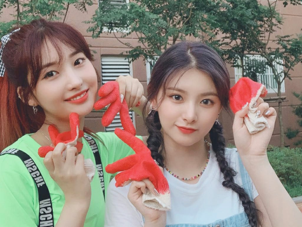 Sihyeon dan Yiren Everglow