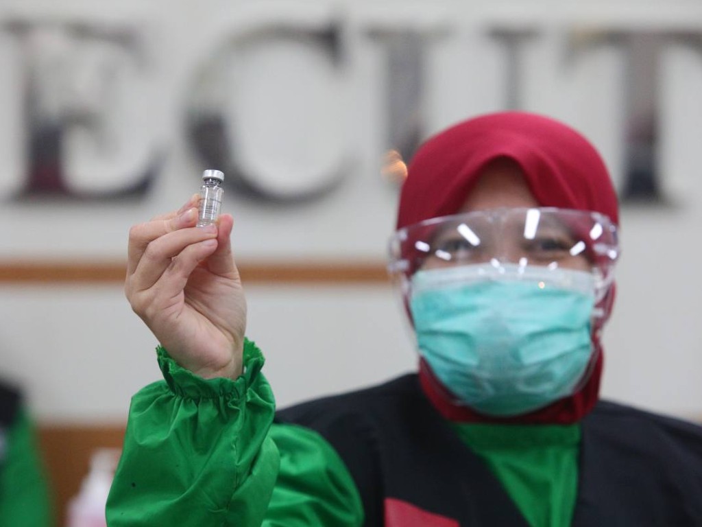 Tahap pertama vaksinasi Covid-19 di Kota Bandung