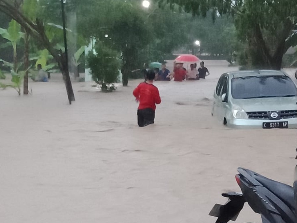 banjir meteseh semarang