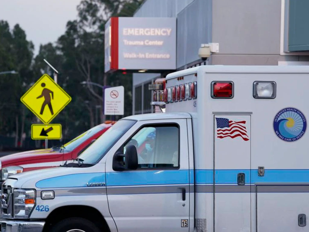 ambulans diparkir
