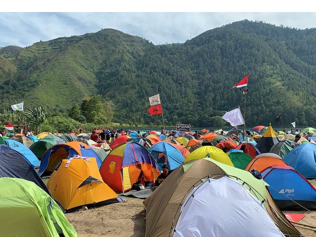 1000 Tenda Danau Toba