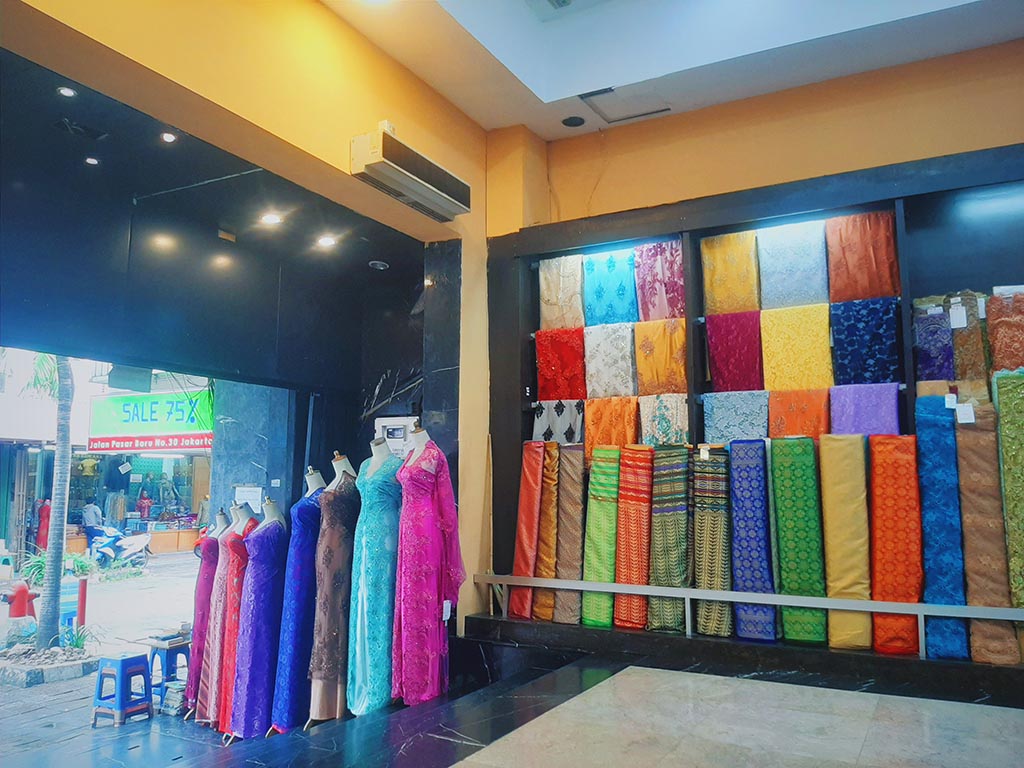 Memanjakan Mata Di Pusat Tekstil Pasar Baru Jakarta